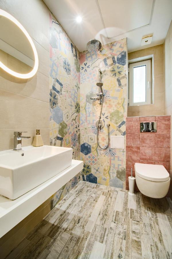 Apartment 65 - Airy Aprt At Top Center Sofia Buitenkant foto